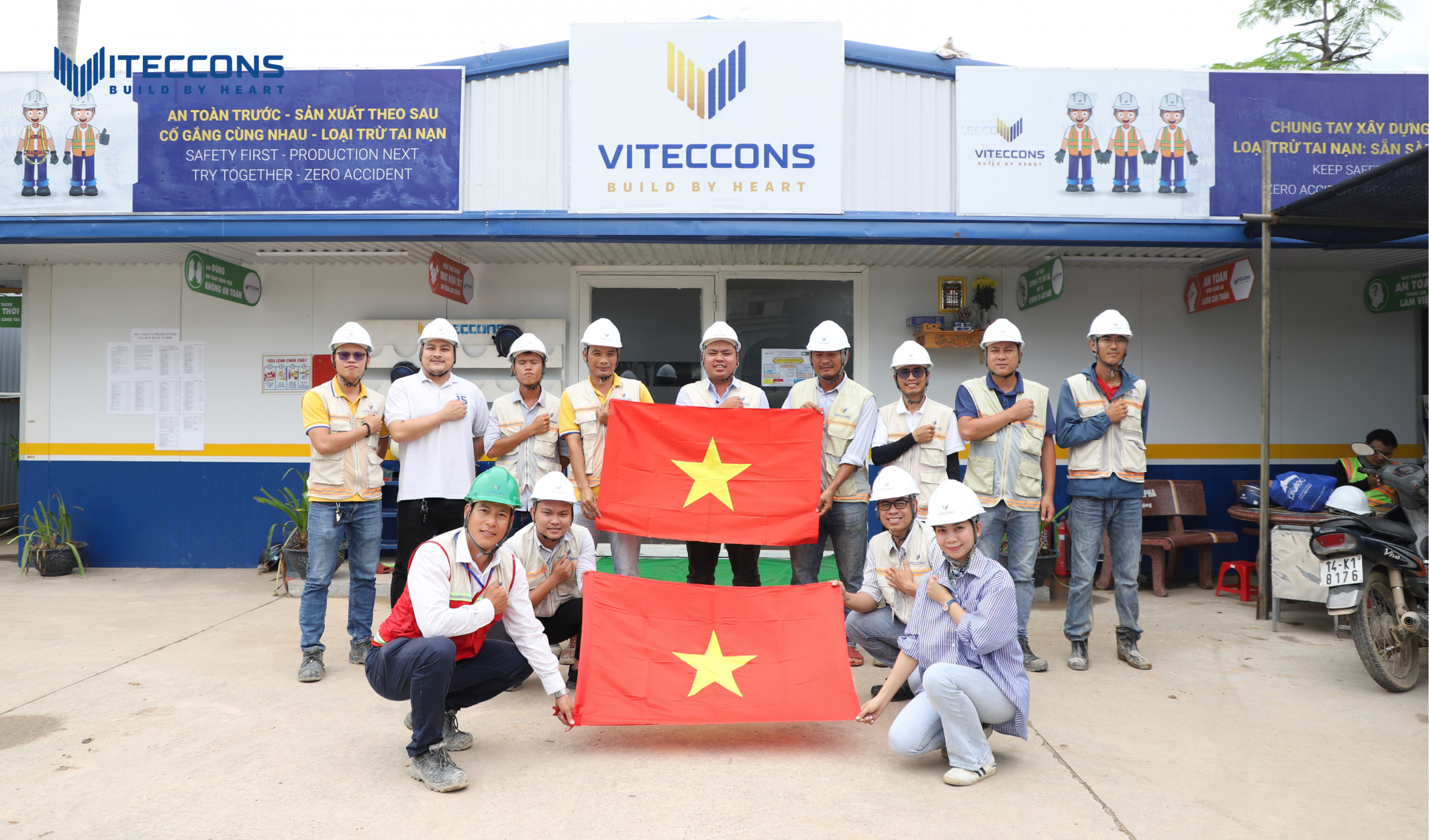 VITECCONS RỰC RỠ TRONG SẮC ĐỎ CỦA TỔ QUỐC